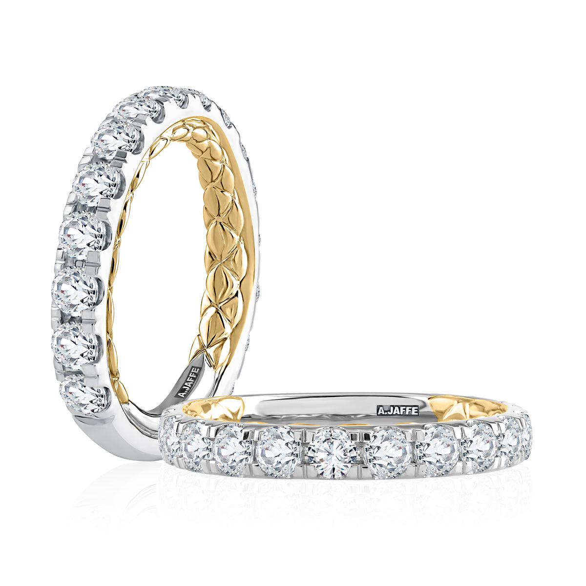 Pavé Diamond Wedding Band [MRCOV2348Q/160]