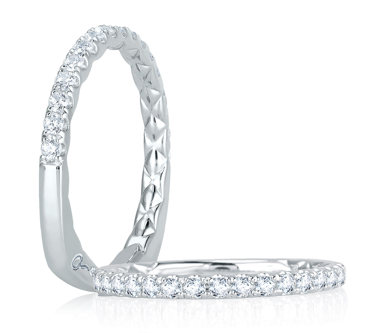 Pavé Diamond Wedding Band [MRS755Q/31]