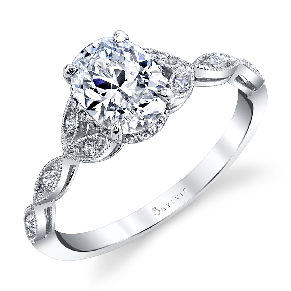 (18K White) Oval Engagement Ring