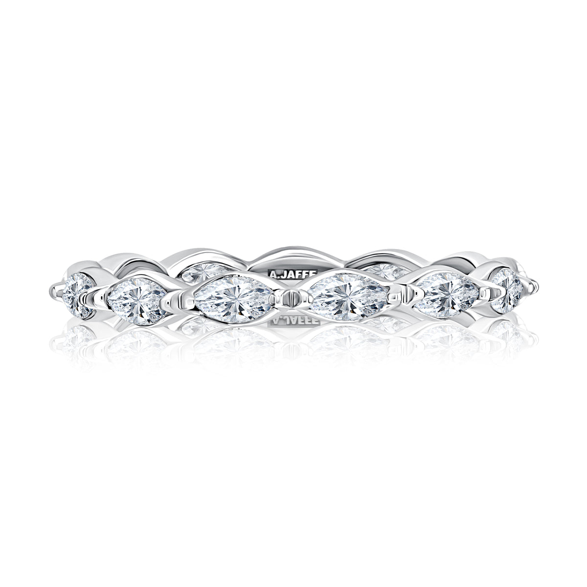 Single Shared Prong Diamond Wedding Band [WRMQB1208BE/124]